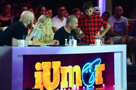 Duminică seara, când Antena 1 a fost lider absolut de audiență pe toate targeturile la iUmor, un artist i-a pictat lui Bendeac un tablou cu organul genital