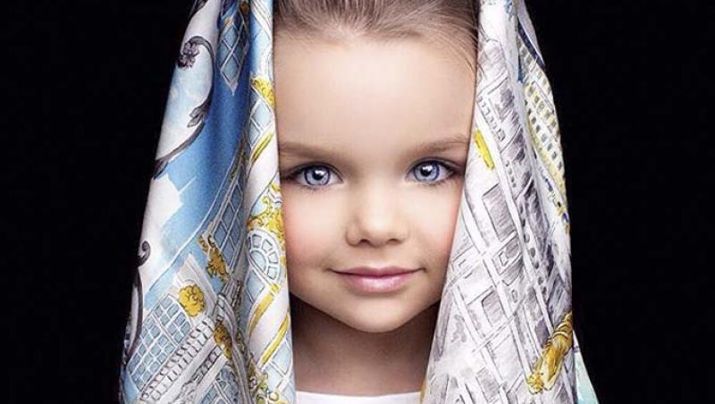 Foto! Ochii ei albaştri au cucerit o lume întreagă! 