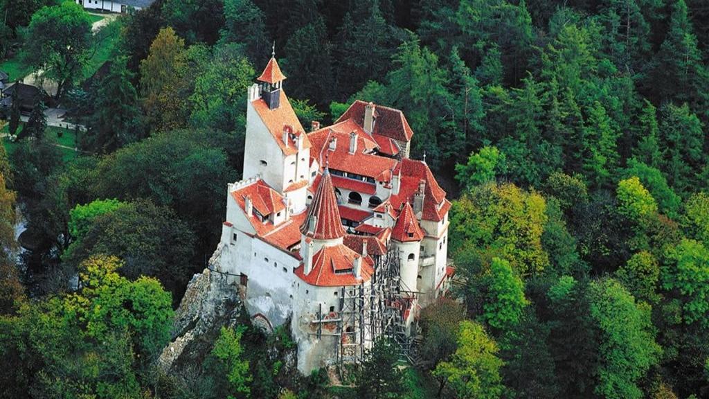 Un site celebru &icirc;n &icirc;ntreaga lume oferă premiu de Halloween o noapte de cazare &icirc;n castelul Bran