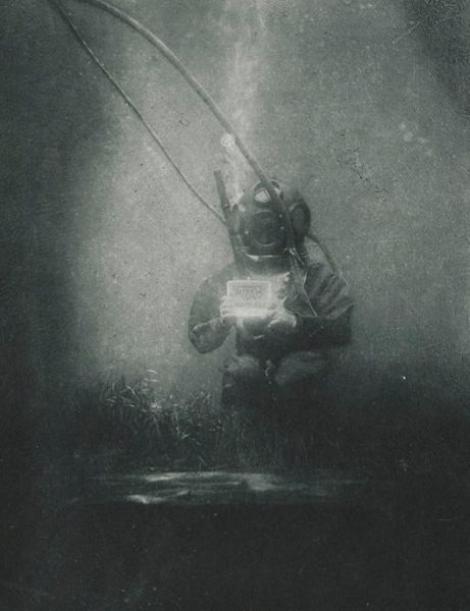 30 de minute pentru un cadru care avea să rămână în istorie. Prima fotografie din lume făcută sub apă îl înfăţişează pe un român celebru. Greşeala făcută de savantul nostru în urmă cu 117 ani
