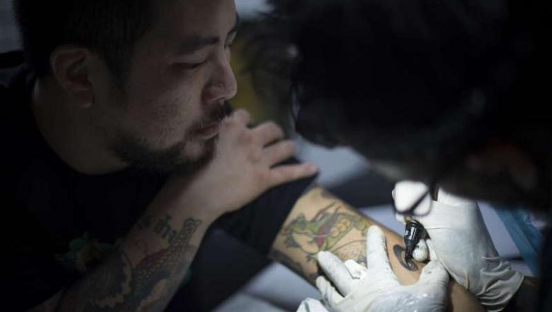 Tu înțelegi mesajul? Cele mai în vogă tatuaje! Ce aleg asiaticii să poarte permanent pe pielea lor!