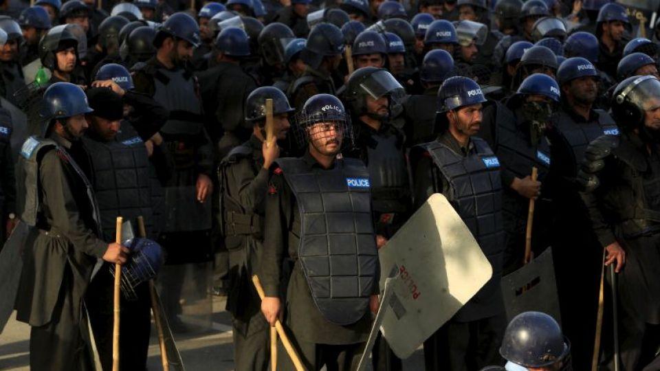 Atac terorist &icirc;n Pakistan. Cel puțin 200 de cadeți, luați ostatici &icirc;ntr-un centru de antrenament