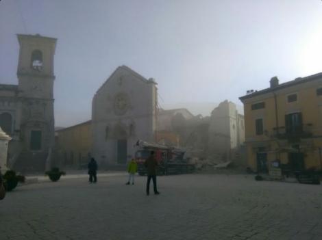 CUTREMUR ÎN ITALIA. Mărturii cutremurătoare: “Am văzut infernul”. Mai multe clădiri, inclusiv biserici, s-au prăbuşit peste oameni în urma seismului