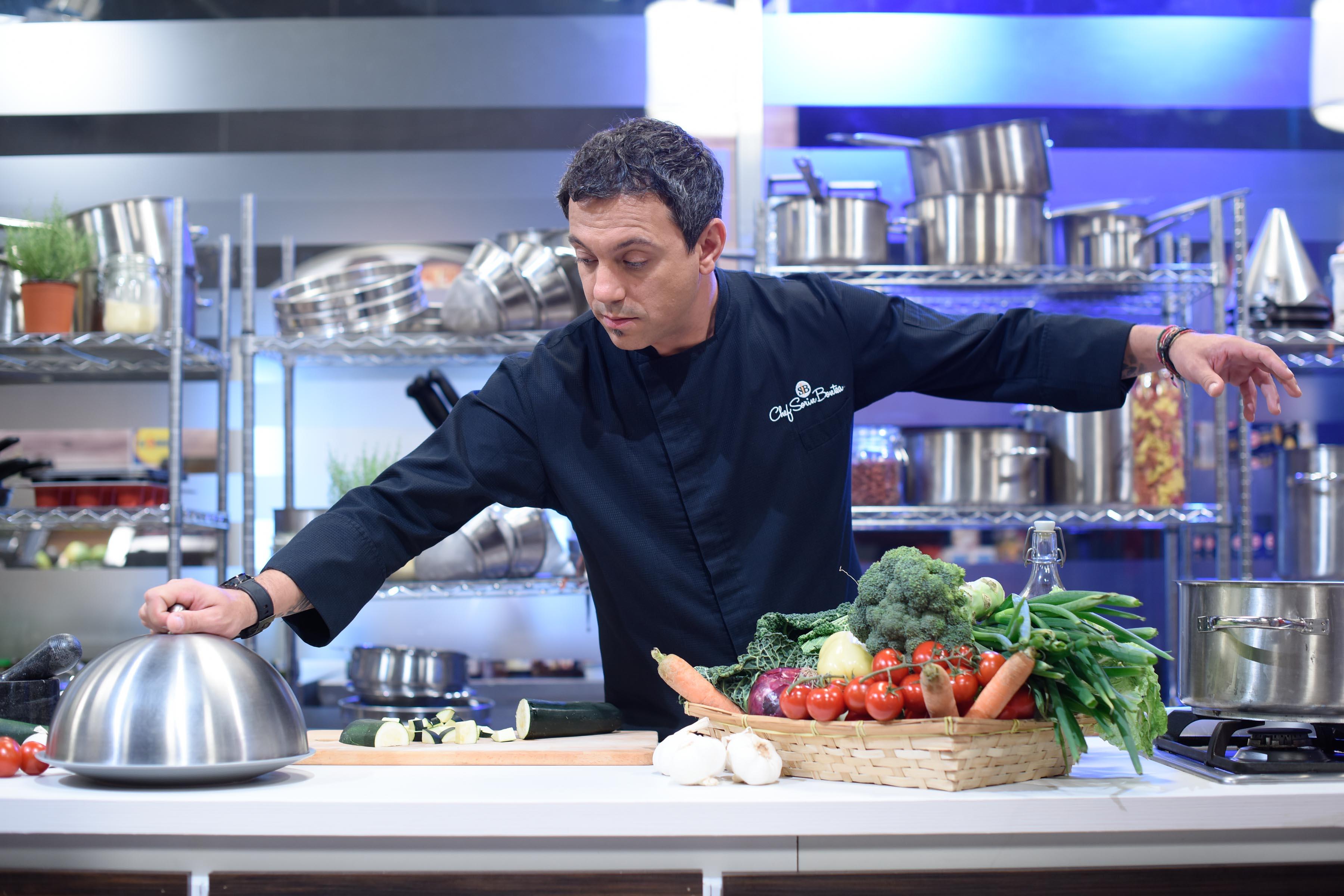 &bdquo;Dă-te naibii, am făcut-o&rdquo;! Chef Sorin Bontea a făcut cel mai neașteptat gest posibil, chiar &icirc;n timpul filmărilor! Mori de r&acirc;s!