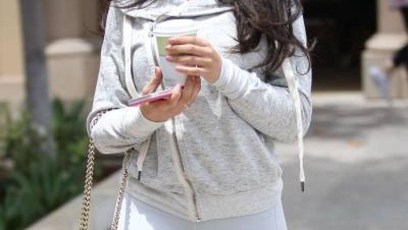 Să nu uităm să privim... strada! Cele mai frumoase trecătoare s-au întors!