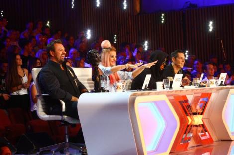 E o seară internațională la X Factor! Super-concurenți, momente emoționante- toate într-un singur show! (LIVE TEXT)