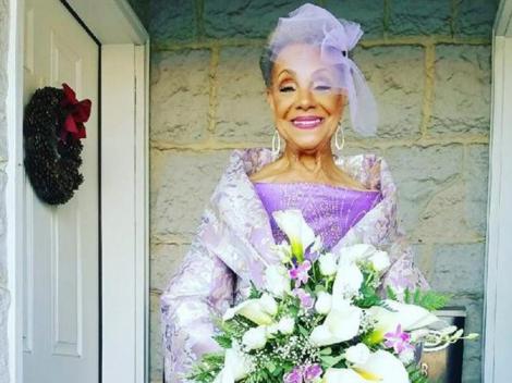 O bunică de 86 de ani a făcut senzație cu rochia de mireasă pe care și-a realizat-o singură! Arată de-a dreptul demențial!