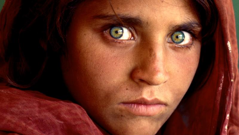 Ce s-a întâmplat cu „fata afgană”, la 32 de ani de când a hipnotizat planeta cu ochii săi! Președintele a decis!