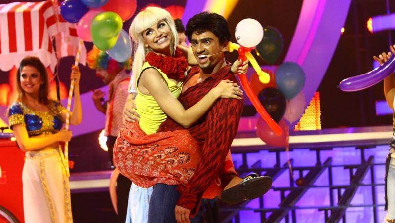 Jimi Hendrix, Ștefan Bănică jr, Carmen Șerban, Kris Kross și Samantha Fox cântă la “Te cunosc de undeva!”