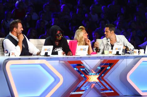 Am dat startul ultimei seri de audiţii la “X Factor”! Talent cât cuprinde şi un strop de nebunie. Doamnelor şi domnilor, să fie muzică!  (LIVE TEXT)