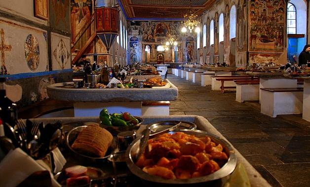 &Icirc;ncă o zi și &icirc;ncepe postul Crăciunului! Ce NU avem voie să facem de LĂSATUL SECULUI, e mare păcat!