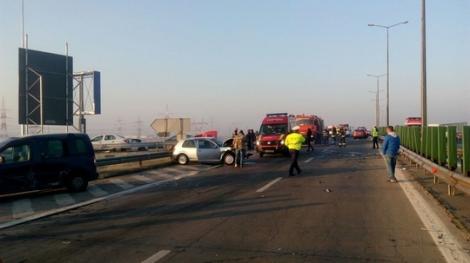 UPDATE: ACCIDENTE în lanţ pe A2 - 17 autoturisme implicate. Raed Arafat anunţă 22 de răniţi
