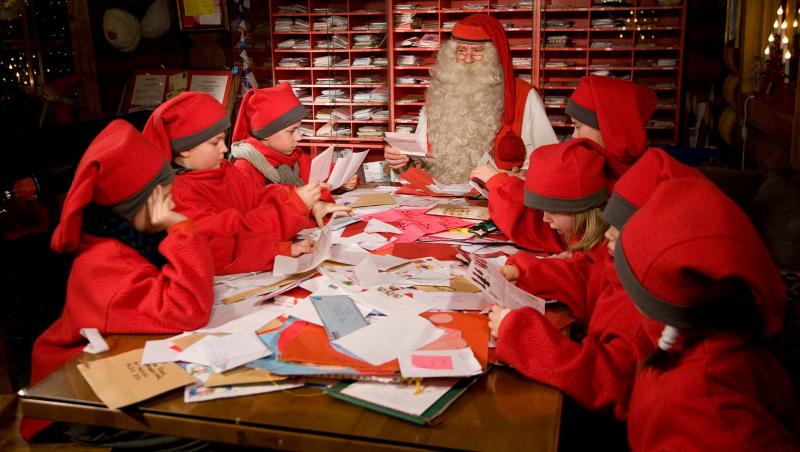 Moș Crăciun și-a deschis secretariatul și așteaptă scrisori din întreaga lume! Unde poți să-i scrii moșului?