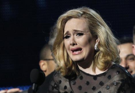 Adele, atacată de un liliac, pe scenă. Cum a reacționat artista? Și-a ieșit din minți: "Doamne, Dumnezeule!”