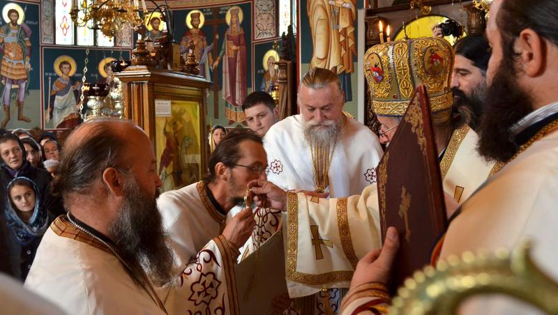 Imagini filmate de un amator. Minune dumnezeiască la Sfântul Nectarie!