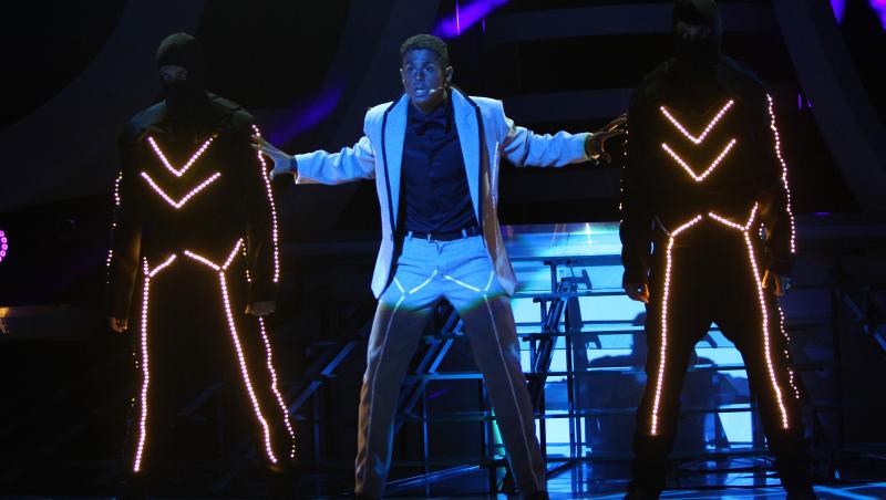 „Dance Forever” cu Chris Brown, la „Te cunosc de undeva!” Costumul cu lumini și dansul lui Lucian au făcut senzație!