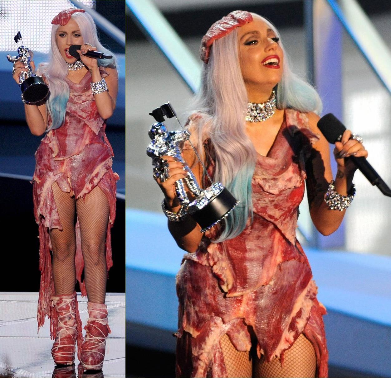 Îți mai amintești rochia din carne pe care a purtat-o Lady Gaga? Uite cum arată acum, după ani. Nu e nicio glumă! | Antena 1