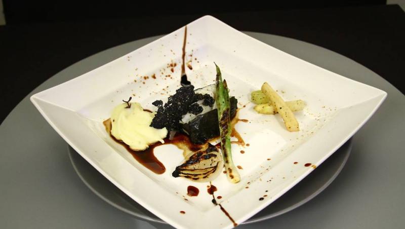Preparate în alb și negru la „Chefi la cuțite”, din cele mai proaspete ingrediente! Care e secretul savorii?