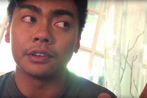 A filmat cum intră fantoma în casă! Un tânăr a suprins momentul în care spiritul își face de cap la el în locuință! (VIDEO)
