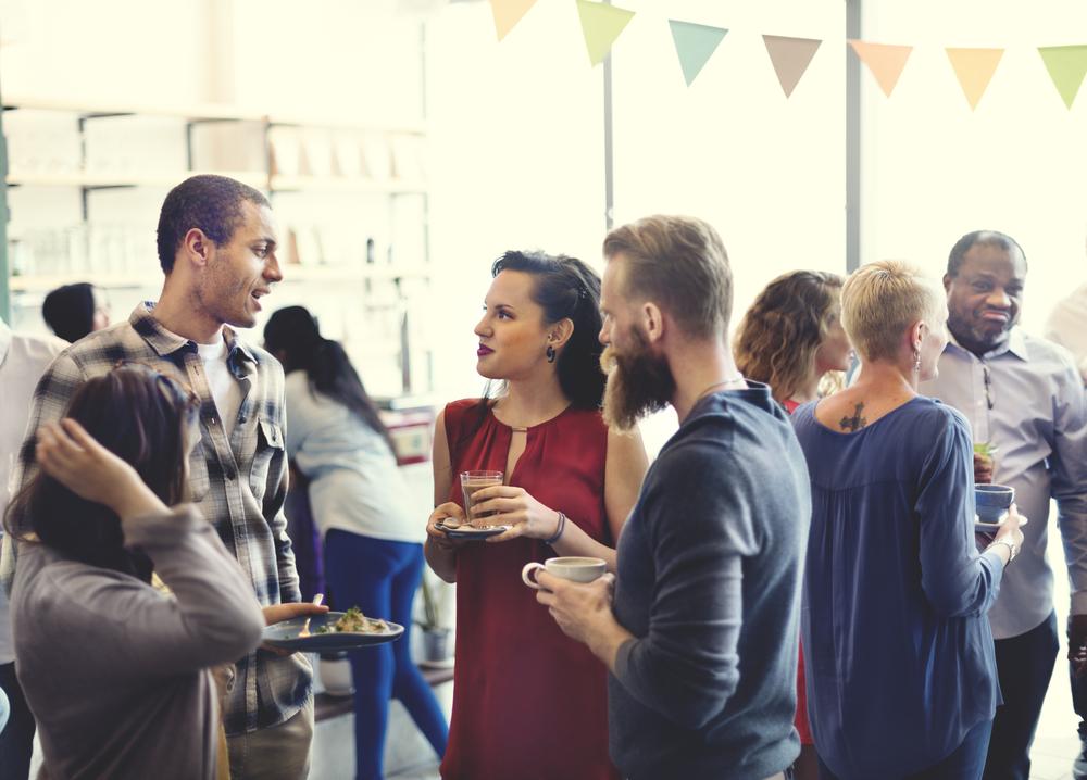 Cum &icirc;ți faci relații &icirc;n domeniul &icirc;n care lucrezi. Trei metode la care nu te-ai g&acirc;ndit p&acirc;nă acum