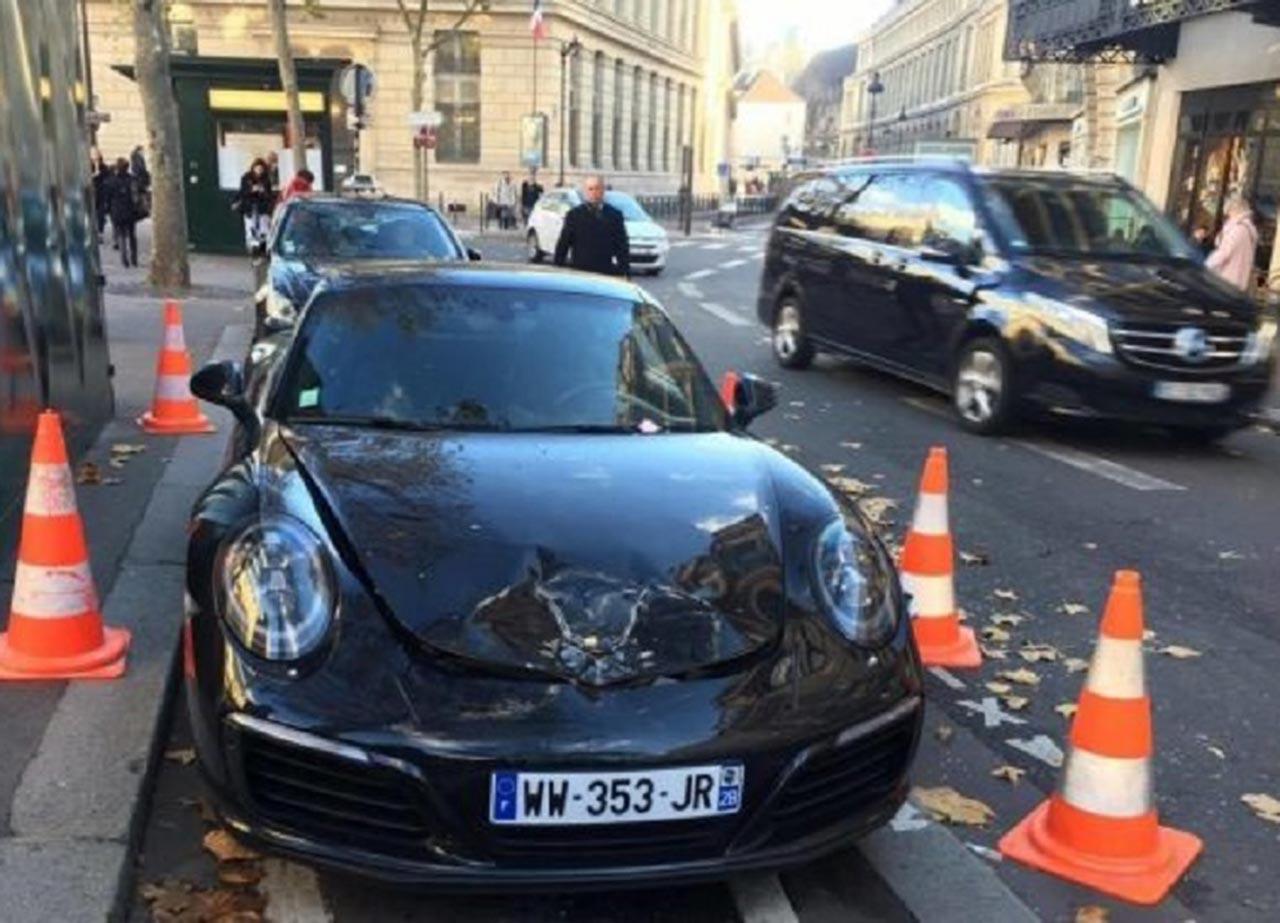 Asta da ghinion! Genistii francezi au detonat un Porsche parcat neregulamentar!