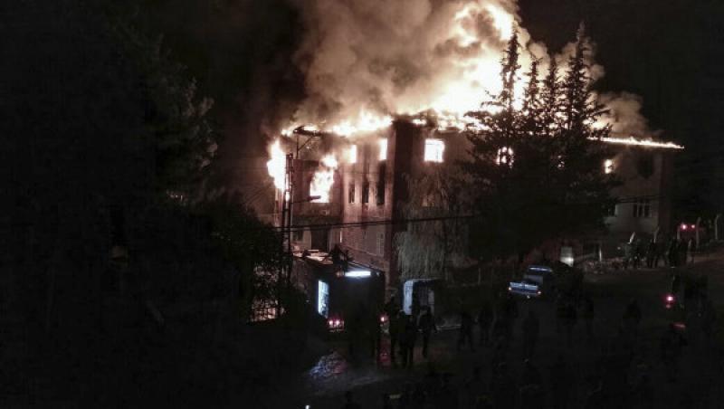 Incendiu devastator la un cămin de fete din Turcia: 11 eleve au ars de vii!