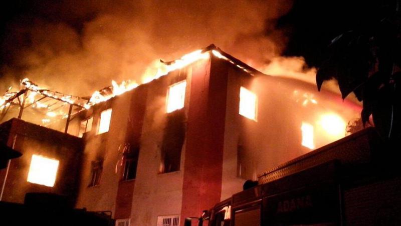Incendii trase la indigo: cămine de fete arse din temelii. Locul în care trebuiau să fie în siguranță le-a devenit sicriu atât unor eleve de grădiniță, cât și unor adolescente sărace