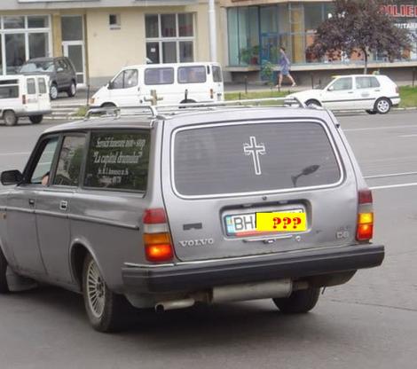 Numai in Romania se poate asa ceva! Când se uită la număr, ROMANII REFUZĂ să închirieze mașina pentru înmormântări. CEL MAI TARE NUMĂR de înmatriculare pentru o astfel de mașină
