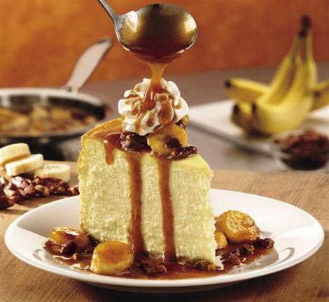 VIDEO! Cheesecake cu banană, desertul care a înnebunit America și care se prepară cât ai zice: DELICIO(U)S!