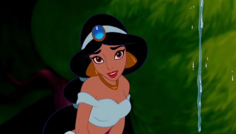 Internetul s-a îndrăgostit instant de ea! O tânără seamănă leit cu Jasmine din desenul animat „Aladin”! Tu îi reziști?