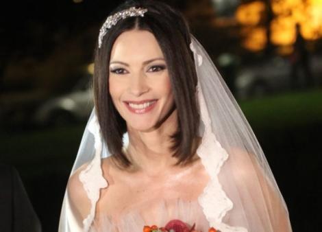 Andreea Berecleanu, primele declaraţii de la nuntă: "Este una dintre cele mai frumoase zile pentru mine!". Imagini emoționante cu vedeta Observatorului!