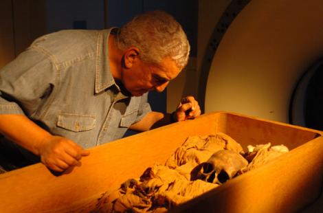 O mumie de 1.500 de ani, descoperită cu pantofi sport! Toți au rămas uimiți când au văzut minune!