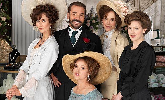 La Happy Night, telespectatorii vor intra &icirc;n culisele serialului fenomen &ldquo;Mr. Selfridge&rdquo;, difuzat pe Happy Channel