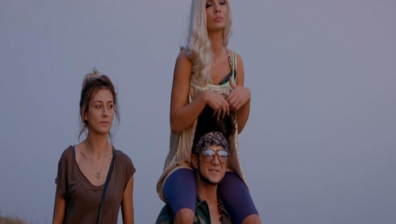 Malone are o revelaţie: “Egretele e păsări de cimitir. Nu ai auzit vorba aia: “Egrete eterne?”