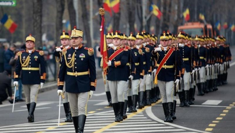 Paradă impresionantă în Bucureşti! Ziua Națională a României sărbătorită la Arcul de Triumf