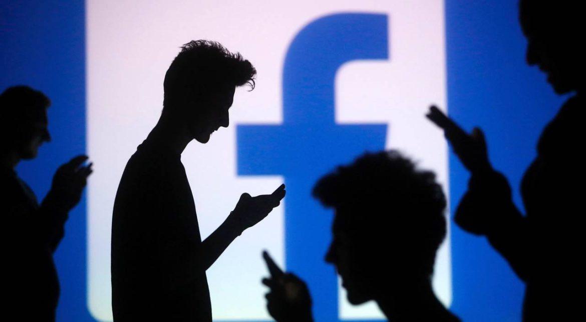 Facebook &icirc;ți &rdquo;dezgroapă&rdquo; amintirile și le afișează &icirc;n feed-urile prietenilor