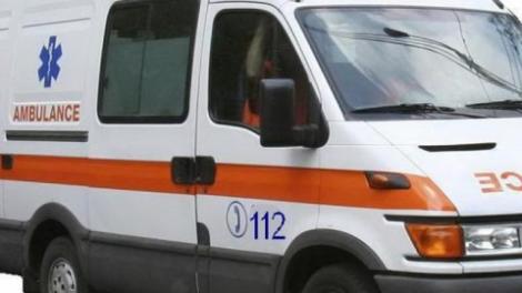 A fost activat plan roşu de intervenţie! Accident grav în județul Olt, după ce un microbuz cu copii a derapat şi s-a răsturnat
