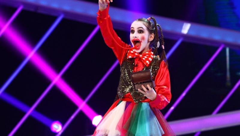 Daria Zamfir, clovnul magician, număr impresionant în marea finală Next Star. Și pe voi v-a fermecat cu talentul ei?