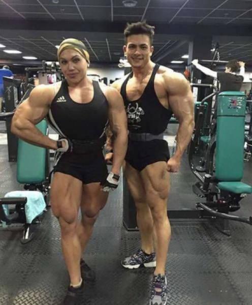 A EXAGERAT cu mersul la SALĂ, iar acum nimeni nu știe dacă-i fată sau băiat! Tu recunoști care e EA din poza asta?