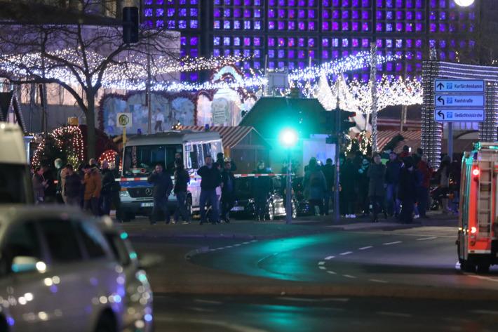 Atentat &icirc;n GERMANIA. Primarul Berlinului: &bdquo;Am rugămintea ca oamenii să răm&acirc;nă &icirc;n case. Lucrurile s-au mai calmat, dar pericolul nu a trecut&rdquo;