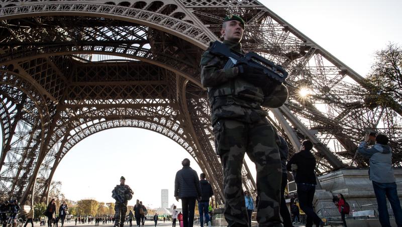 Luare de ostatici în Franța! Un atacator înarmat a intrat într-o agenție de turism din Paris