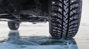 Ce trebuie să știi dacă pleci la drum: Vreme rea și avertizări pentru șoferi! Cod galben de ceaţă şi polei &icirc;n mai multe judeţe