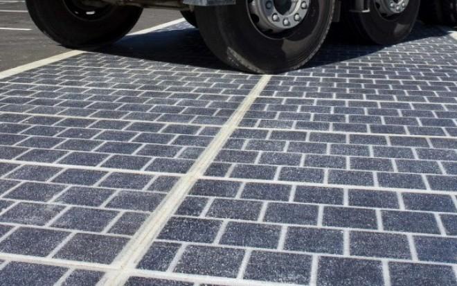 Rom&acirc;nia abia are c&acirc;țiva kilometri de autostradă, iar alții revoluționează șoselele! A apărut primul &rdquo;drum solar&rdquo;