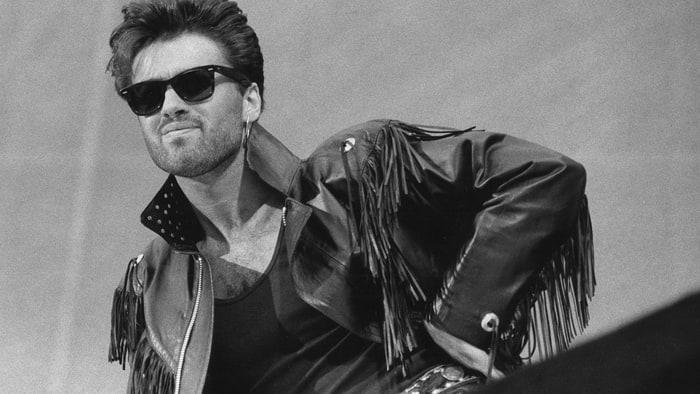 Tu ai ascultat anul acesta LAST CHRISTMAS? Ultimul Crăciun pentru George Michael! Melodii cu povești: Cele mai frumoase c&acirc;ntece ale artistului