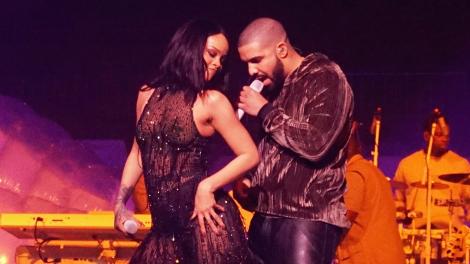 Rihanna o să fie furioasă dacă află asta! Drake a părăsit-o pentru o divă și mai și! Nu ghicești despre cine este vorba!
