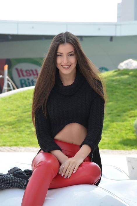 La doar 14 ani, Miruna Pînzaru a uimit juriul "X Factor" cu vocea și frumusețea ei. Însă uite cum arăta, în urmă cu aproape trei ani, când participa la Next Star. O mai recunoști?! Greu de spus