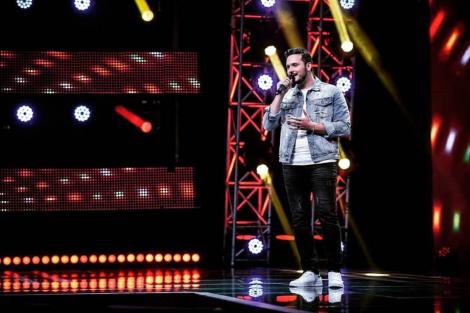 Marcel Roșca l-a dat gata pe Mihai Trăistariu! A urcat pe scena "X Factor" și a topit publicul cu interpretarea piesei "Cât de frumoasă ești": "Mamăăă, ce fain!"