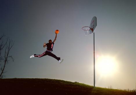 Michael Jordan zburând: fotografia de 1.000.000.000 de dolari. ”Mi-au dat pe ea 150 $. De unde naiba să știu că va valora atât?”