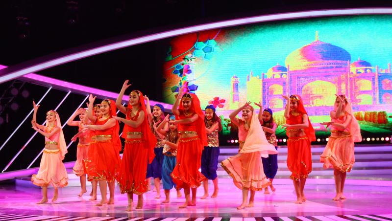 Dansuri spectaculoase ca-n filmele indiene! Scena „Next Star” s-a transformat într-un adevărat Bollywood grație celor de la Mini Vogue!