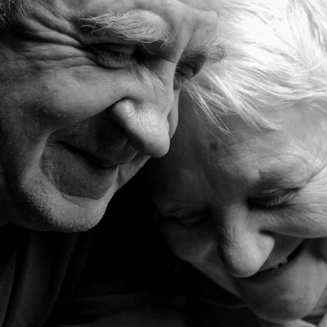 La 88 de ani, doi botoşăneni au fugit în lumea mare să-şi trăiască dragostea. Şi-au jurat iubire veşnică în ciuda tuturor